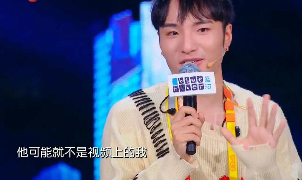 “油王”田一名坐拥887万粉丝却被邓紫棋淘汰,光靠油腻走不长久 “油王”田一名坐拥887万粉丝却被邓紫棋淘汰,光靠油腻走不长久