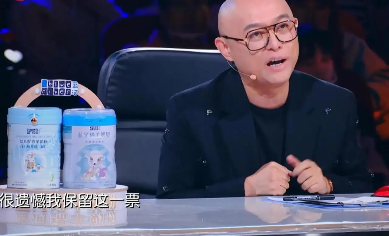 “油王”田一名坐拥887万粉丝却被邓紫棋淘汰,光靠油腻走不长久 “油王”田一名坐拥887万粉丝却被邓紫棋淘汰,光靠油腻走不长久