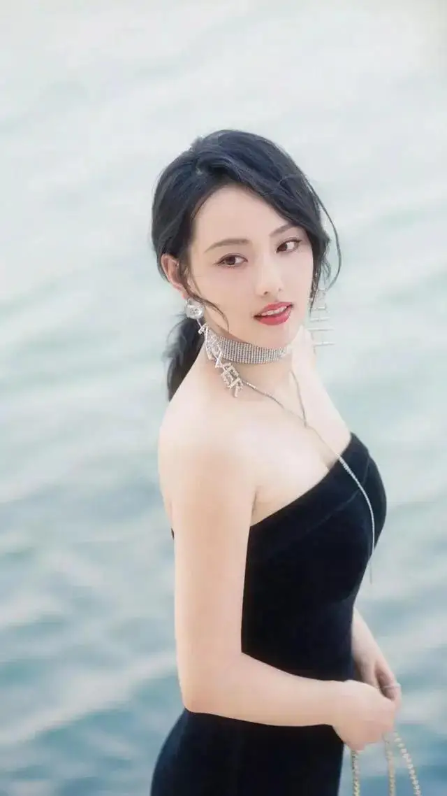 小姐姐——张嘉倪 小姐姐——张嘉倪