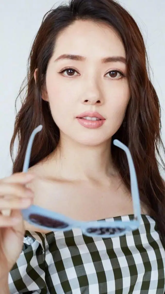 郭碧婷VS奚梦瑶美照:同为豪门贵妇,你更加喜欢谁呢? 郭碧婷VS奚梦瑶美照:同为豪门贵妇,你更加喜欢谁呢?