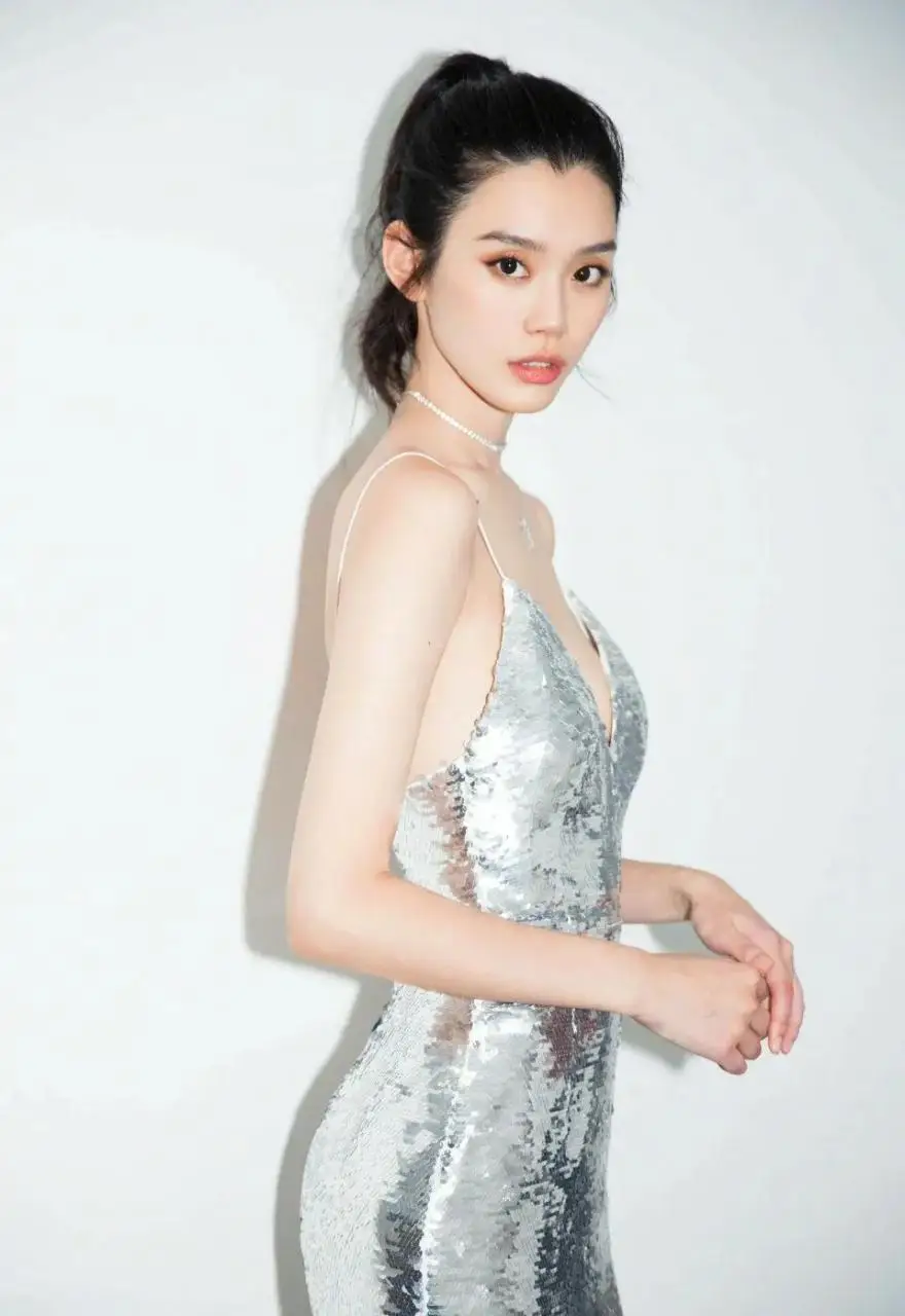 郭碧婷VS奚梦瑶美照:同为豪门贵妇,你更加喜欢谁呢? 郭碧婷VS奚梦瑶美照:同为豪门贵妇,你更加喜欢谁呢?