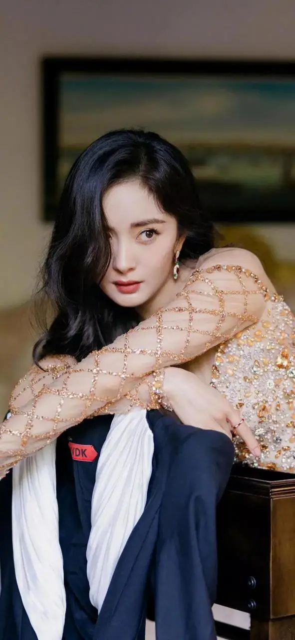 大幂幂,不看演技,确实很美,有喜欢她的吗? 大幂幂,不看演技,确实很美,有喜欢她的吗?