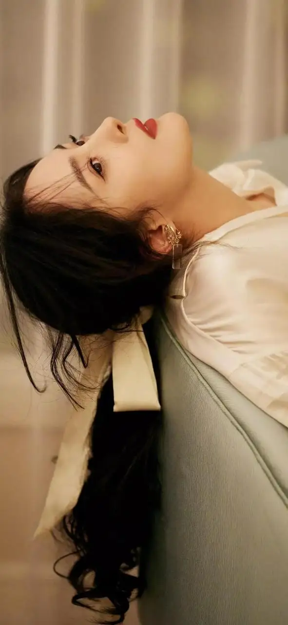 大幂幂,不看演技,确实很美,有喜欢她的吗? 大幂幂,不看演技,确实很美,有喜欢她的吗?
