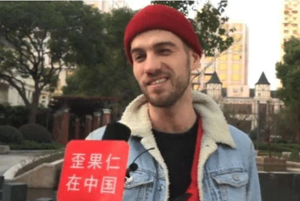 杨颖的英文名Angelababy看似洋气,老外听到却笑了:没文化 杨颖的英文名Angelababy看似洋气,老外听到却笑了:没文化
