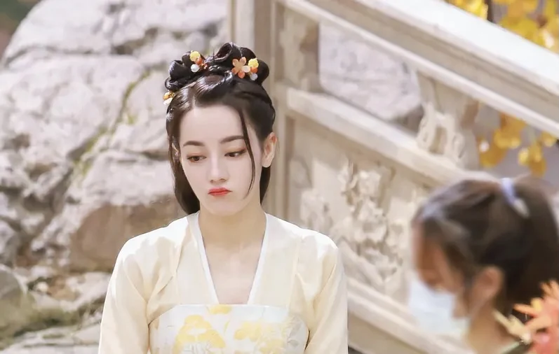 《安乐传》杀青啦!迪丽热巴太美,龚俊很俊,刘宇宁造型很惊艳 《安乐传》杀青啦!迪丽热巴太美,龚俊很俊,刘宇宁造型很惊艳