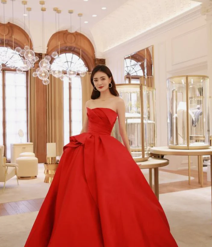 一袭红衣的女星们,杨颖杨幂宋茜热巴等谁最美呢 一袭红衣的女星们,杨颖杨幂宋茜热巴等谁最美呢