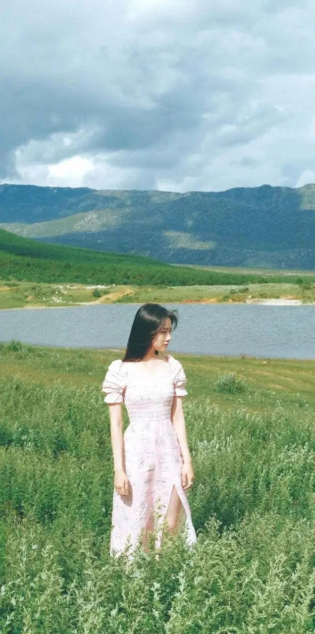 “最美小花”任敏最新美图