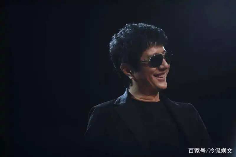水木年华登台演出，却被23岁评委嘲讽，应了张学友当年说的什么？