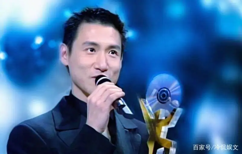 水木年华登台演出，却被23岁评委嘲讽，应了张学友当年说的什么？