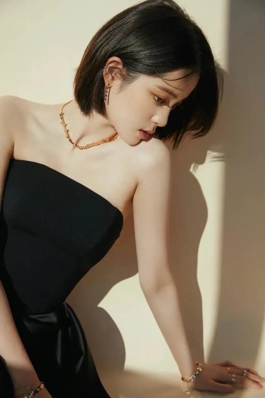 欧阳娜娜活动造型,短发的娜娜真的不错 欧阳娜娜活动造型,短发的娜娜真的不错