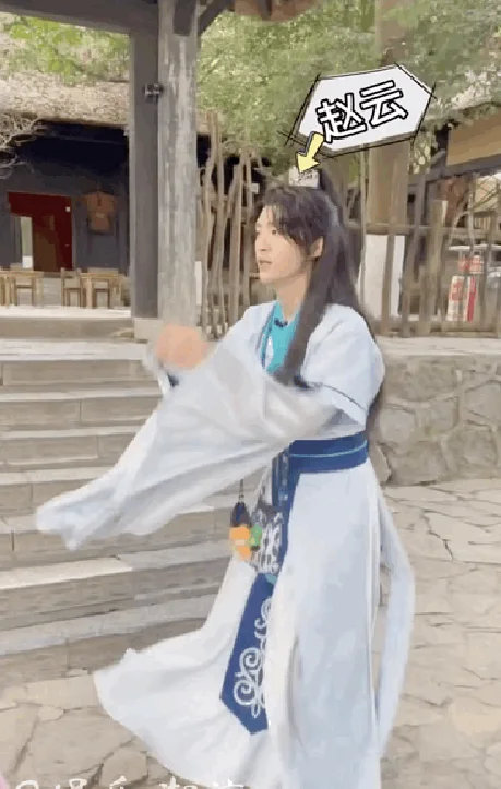 杨洋也被带偏了,和关晓彤范丞丞跳先生请出山,惨遭杨迪魔性吐槽 杨洋也被带偏了,和关晓彤范丞丞跳先生请出山,惨遭杨迪魔性吐槽
