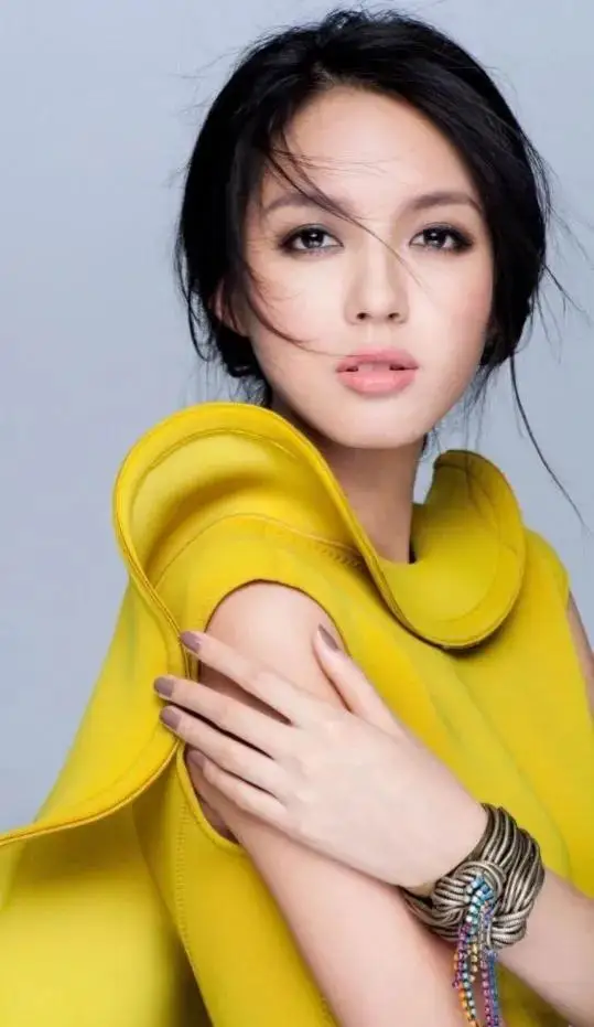 中国首位“世界小姐”冠军张梓琳：气质优雅美艳动人（每张都美）