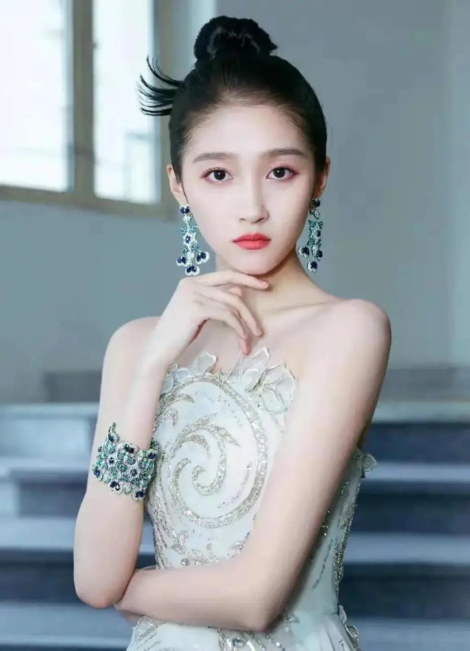 关晓彤小女神 关晓彤小女神