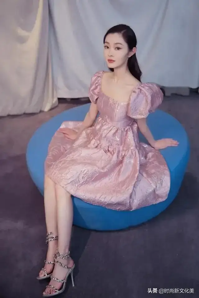宋轶的气质是与生俱来的，宋轶身上有种独特的魅力和美丽