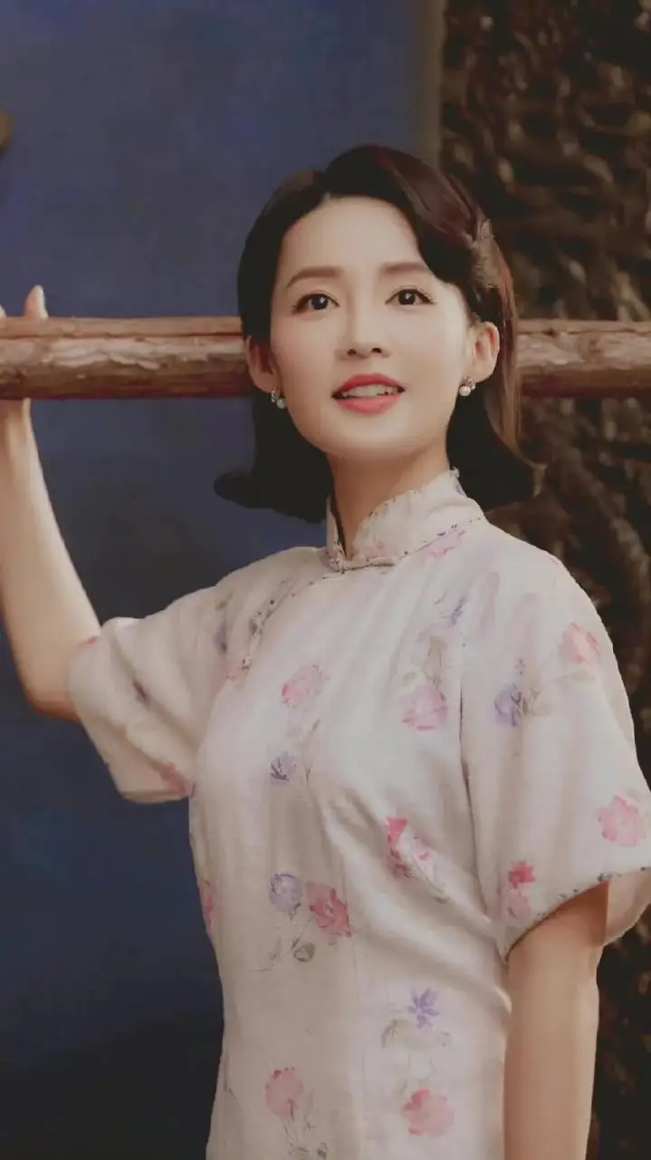 李沁旗袍壁纸