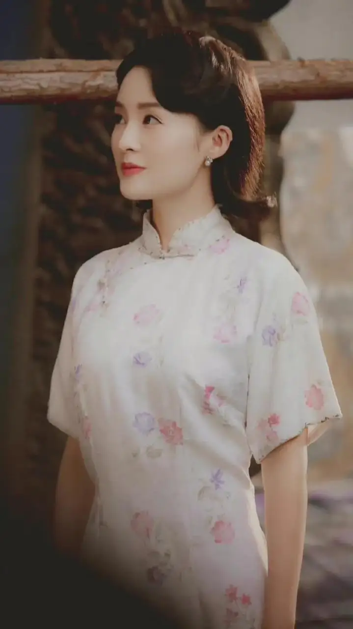 李沁旗袍壁纸