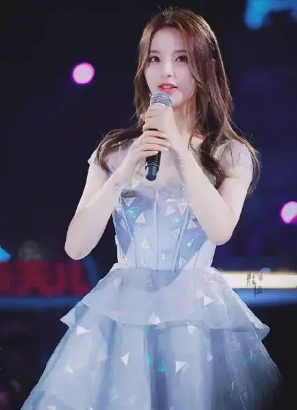 杨超越好美