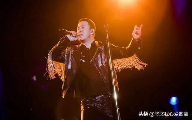 短视频神曲成华语十大热歌，歌手杨坤发文嘲讽，引发网友热议