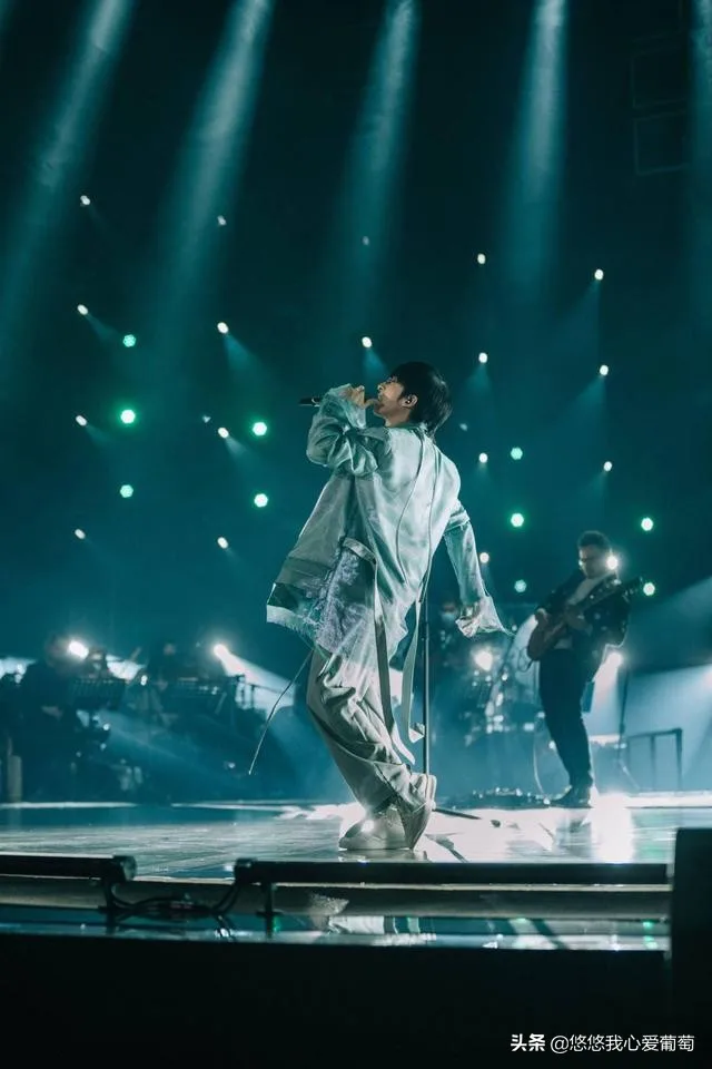 短视频神曲成华语十大热歌,歌手杨坤发文嘲讽,引发网友热议 短视频神曲成华语十大热歌,歌手杨坤发文嘲讽,引发网友热议