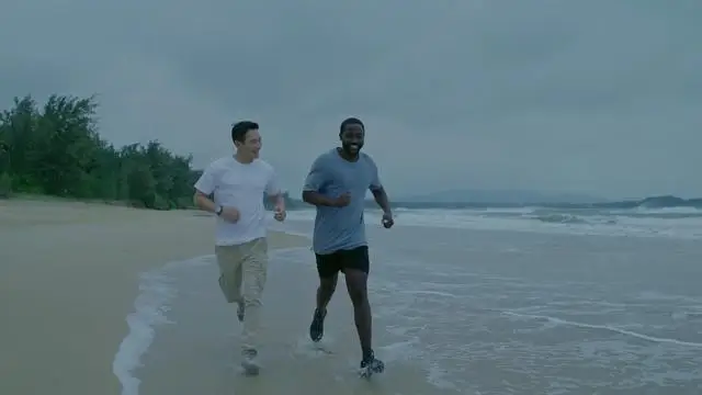 《埃博拉前线》郑书鹏回忆与盖姆斯的过往，与何欢谈心，双双落泪
