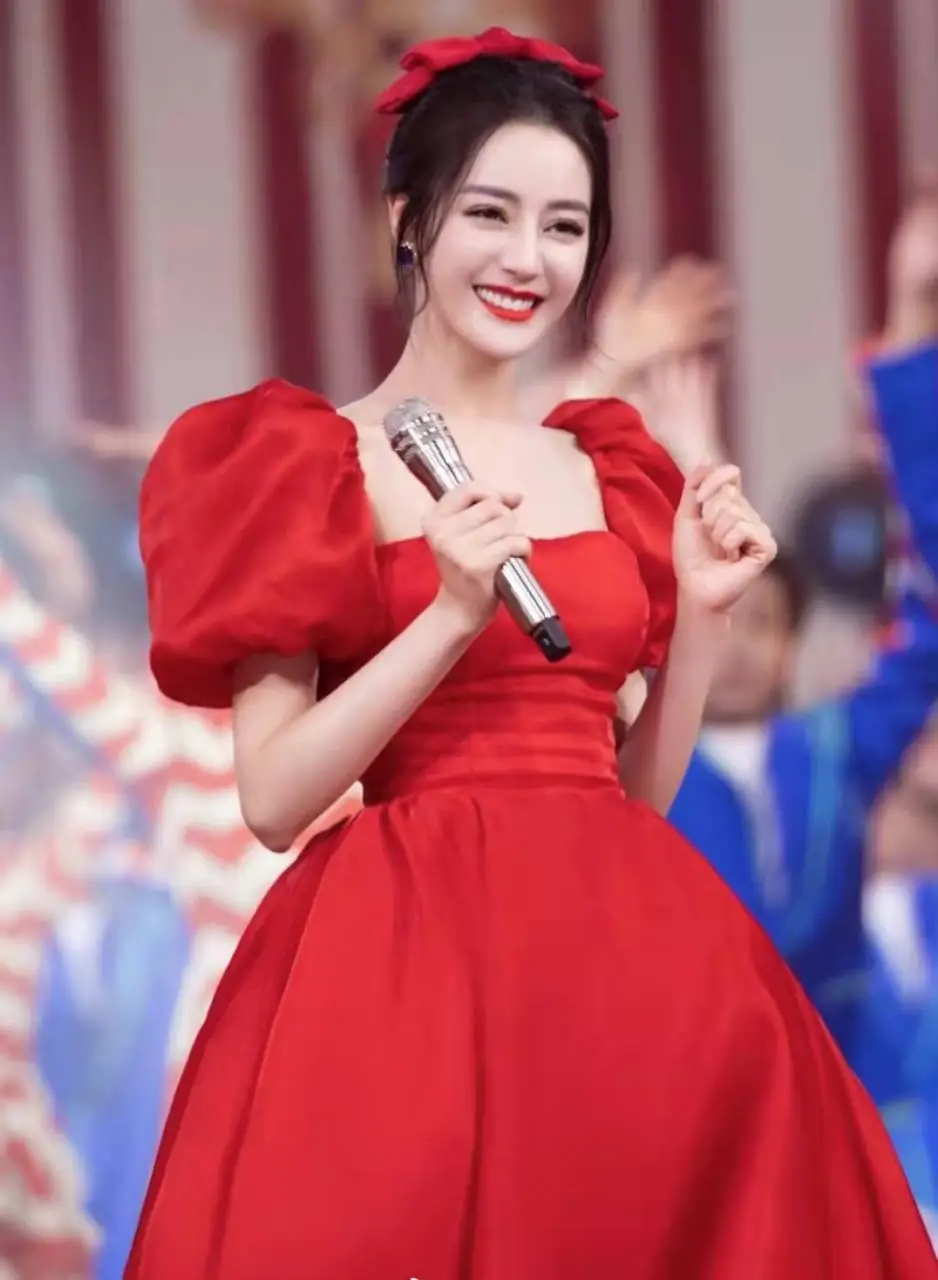 迪丽热巴绝美的红毯造型,哪张惊艳到了你? 迪丽热巴绝美的红毯造型,哪张惊艳到了你?