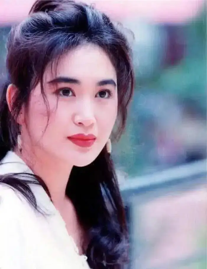 温碧霞曾因为无法生育要求离婚？
