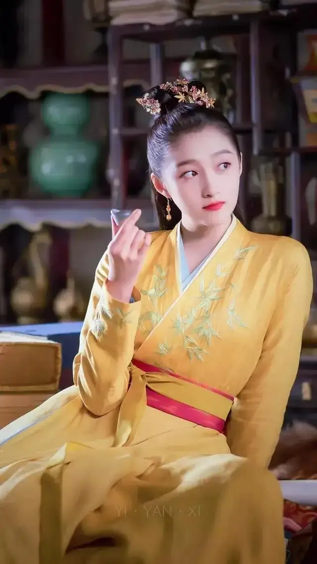 穿上古装片，关晓彤美翻了
