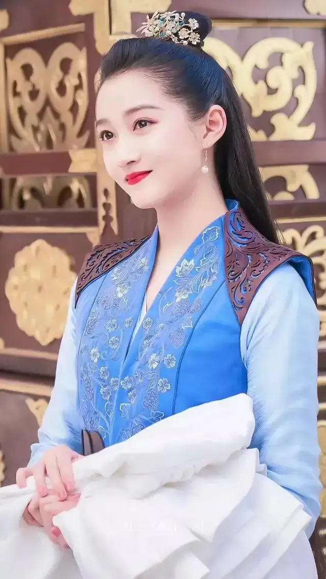 穿上古装片，关晓彤美翻了