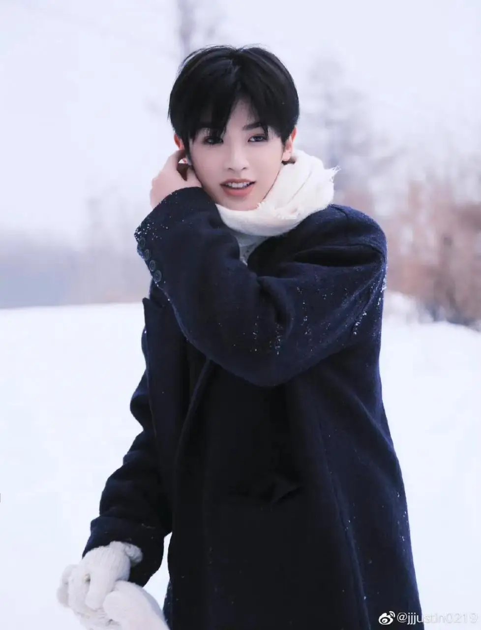 黄明昊和虞书欣的冬日雪景大片好配是怎么回事?突然有点磕 黄明昊和虞书欣的冬日雪景大片好配是怎么回事?突然有点磕