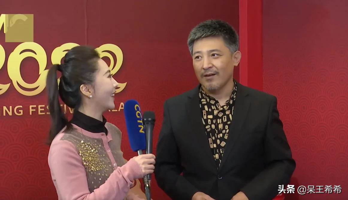 央视《春晚进行时》官宣，主持阵容公开，管彤担任C位
