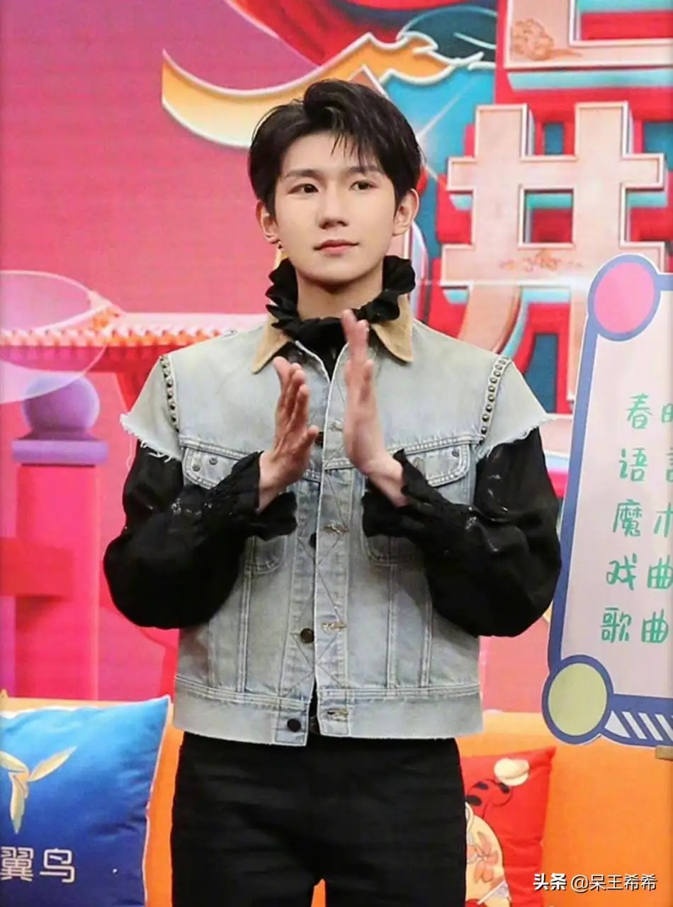 央视《春晚进行时》官宣，主持阵容公开，管彤担任C位
