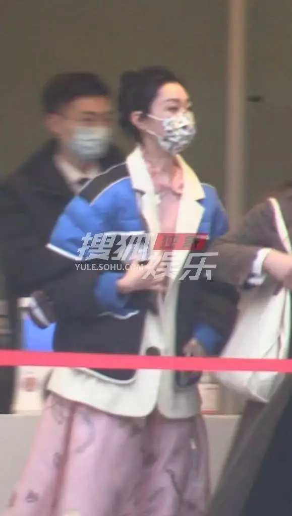 2022虎年央视元宵晚会录制 金晨毛晓彤魏翔等现身 2022虎年央视元宵晚会录制 金晨毛晓彤魏翔等现身