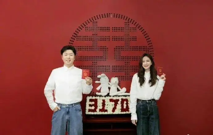 杜海涛沈梦辰喜结连理,结婚照钻戒抢风头,结婚时间内有玄机 杜海涛沈梦辰喜结连理,结婚照钻戒抢风头,结婚时间内有玄机