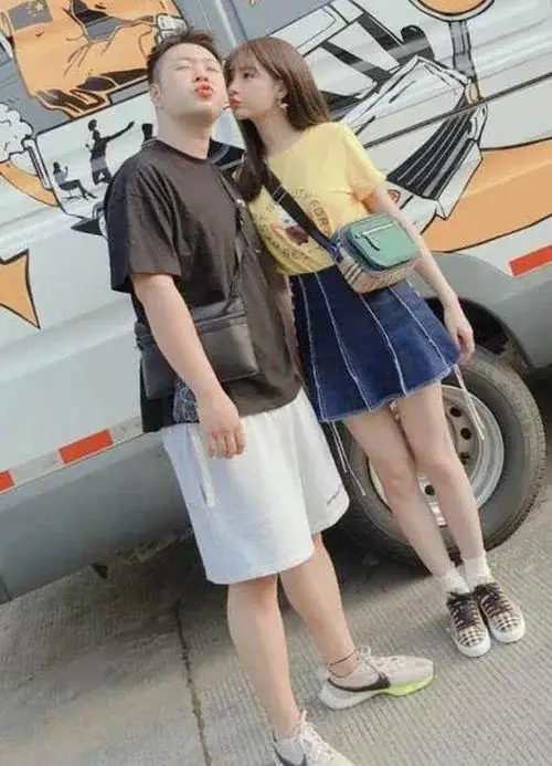 杜海涛沈梦辰喜结连理,结婚照钻戒抢风头,结婚时间内有玄机 杜海涛沈梦辰喜结连理,结婚照钻戒抢风头,结婚时间内有玄机
