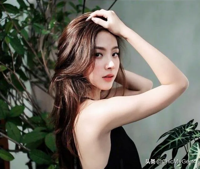 《初恋这件小事》12年前的丑小鸭如今成泰国新一代女神 《初恋这件小事》12年前的丑小鸭如今成泰国新一代女神