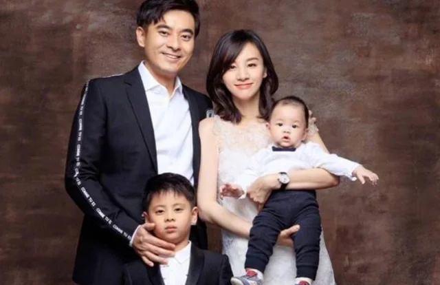 陈龙与章龄之:相差十岁的两人因戏生情,相恋仅仅15天就闪婚 陈龙与章龄之:相差十岁的两人因戏生情,相恋仅仅15天就闪婚