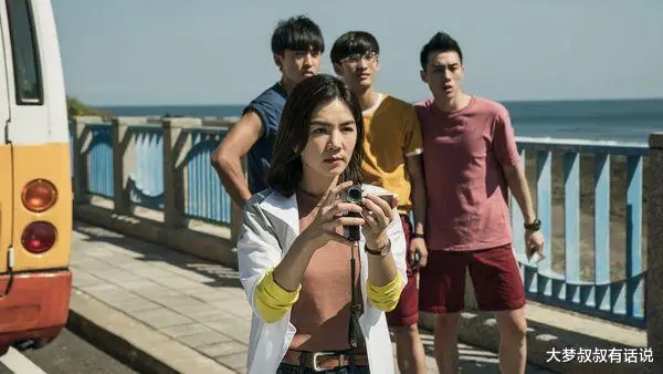 Selina小男友“眼里只有她”Ella感动曝：她像少女般恋爱
