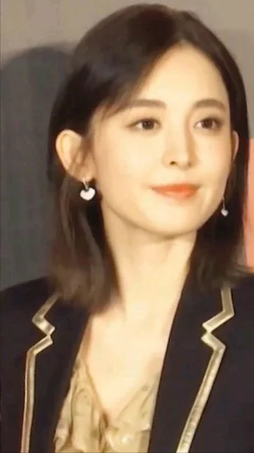 古力娜扎的精致美丽,如此吸引人 古力娜扎的精致美丽,如此吸引人