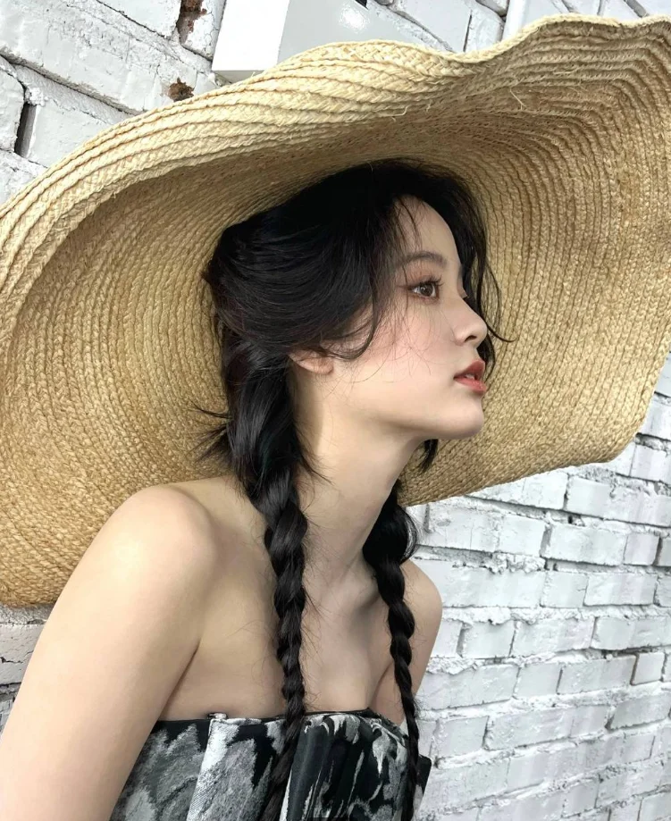 欧阳娜娜化身甜美系女孩，双马尾造型，太惹人爱了