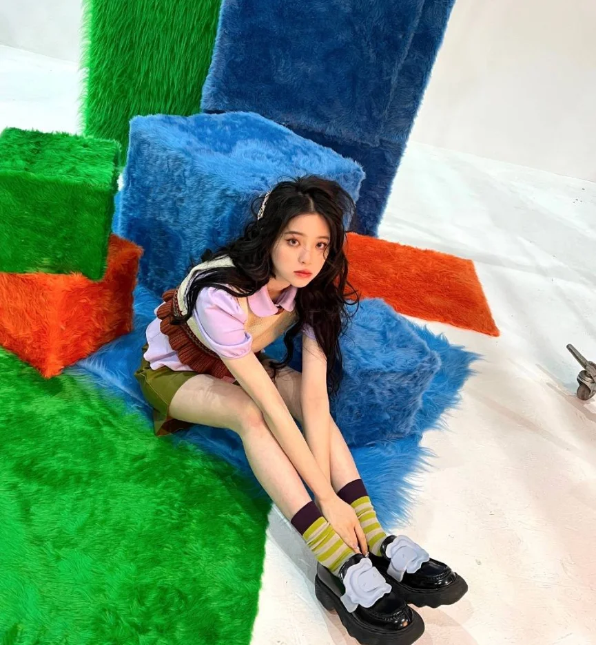 欧阳娜娜化身甜美系女孩，双马尾造型，太惹人爱了