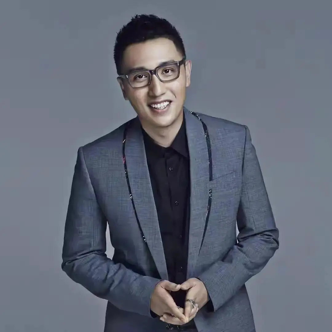 从“浙江主持一哥”到跌落神坛，华少是如何把一手好牌打稀烂的？