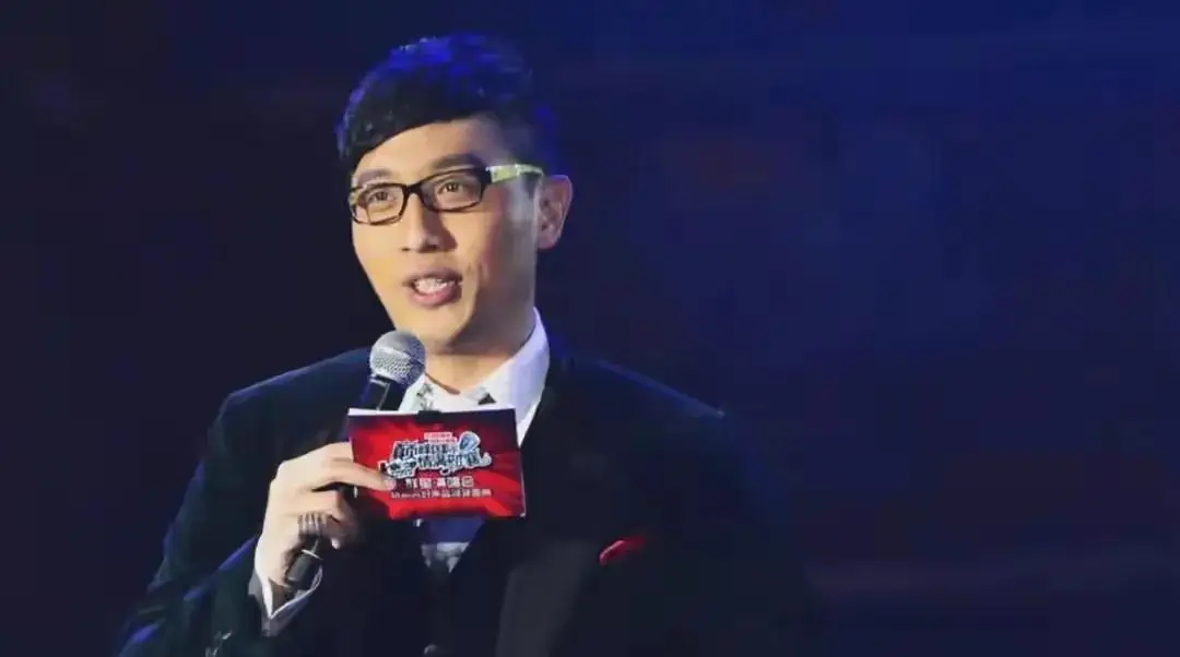 从“浙江主持一哥”到跌落神坛，华少是如何把一手好牌打稀烂的？