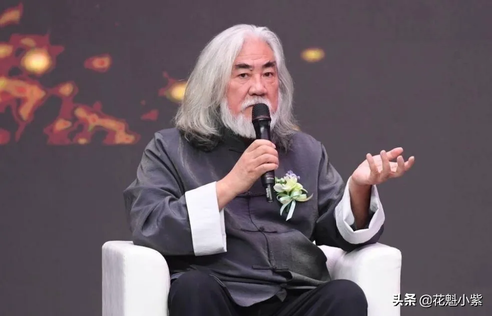 张纪中直播发脾气,表示妻子头发长见识短,网友一看就知道是套路 张纪中直播发脾气,表示妻子头发长见识短,网友一看就知道是套路