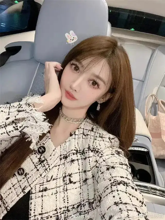 黄晓明新欢疑似曝光，女方神似Angelababy