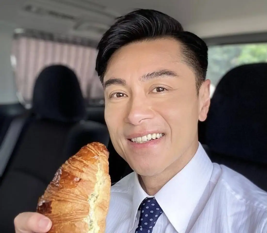 黄浩然去年六月离巢,效力TVB15年,疑因不是亲生仔与视帝无缘 黄浩然去年六月离巢,效力TVB15年,疑因不是亲生仔与视帝无缘