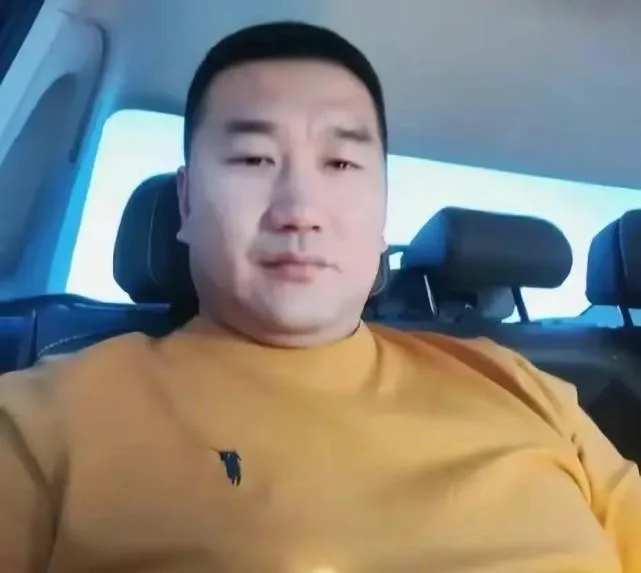 潘长江为陈继志的孩子被网爆发声:呼吁大家要冷静,孩子是无辜的 潘长江为陈继志的孩子被网爆发声:呼吁大家要冷静,孩子是无辜的