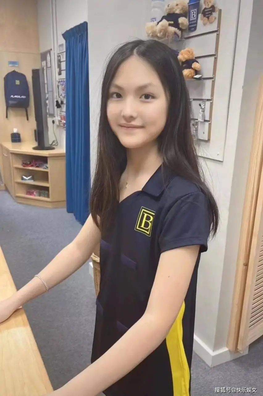 李湘13岁女儿出国留学！就读英国贵族学校太开心，一年学费超35万