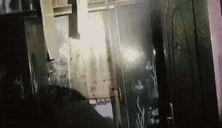 杭州一居民家被烧，原因是出门没拔充电线