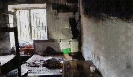 杭州一居民家被烧,原因是出门没拔充电线 杭州一居民家被烧,原因是出门没拔充电线