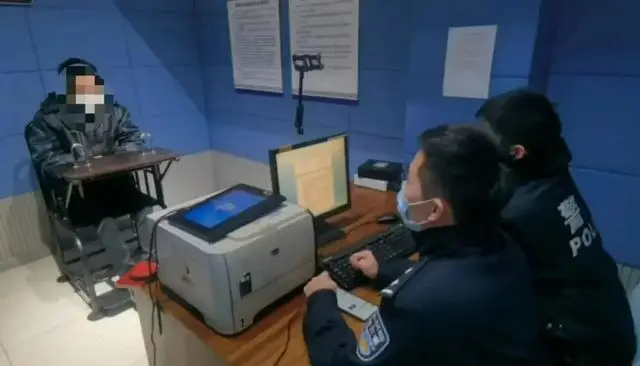 上海警方抓获多名殡葬“黄牛”,成立工作专班严厉打击涉疫违法犯罪活动 上海警方抓获多名殡葬“黄牛”,成立工作专班严厉打击涉疫违法犯罪活动